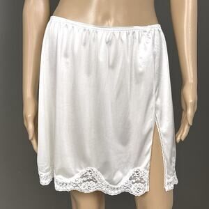 Vintage Adonna Half Slip Plus Size 1X White Short Mini Lace Slit Nylon USA #1